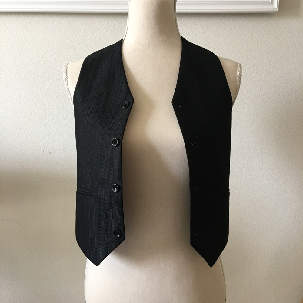 Black dress vest for boys. Bijan kids collection